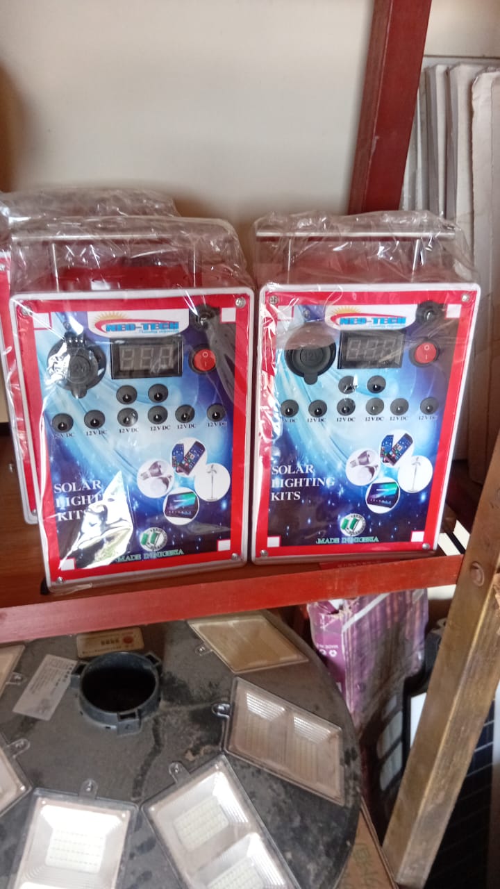 Solar lighting kits with 12V DC outputs in stock